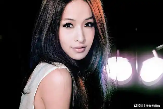 萧亚轩现状脸颊凹陷双眼无神头发凌乱情绪低落和男友分手了