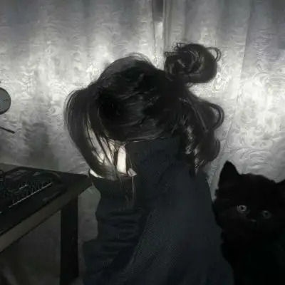 r-黑色系女头 我得世界只剩下黑_女生头像_我要个性网