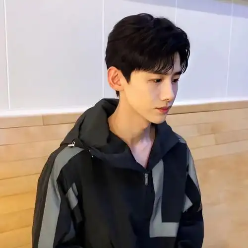 白敬亭个人资料简介及家世(白敬亭:父母东借西凑一万买下"天价"钢琴,