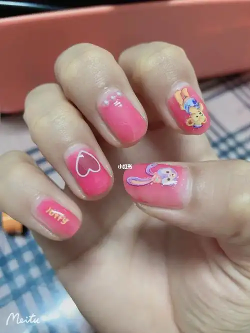 粉色可爱美甲美甲