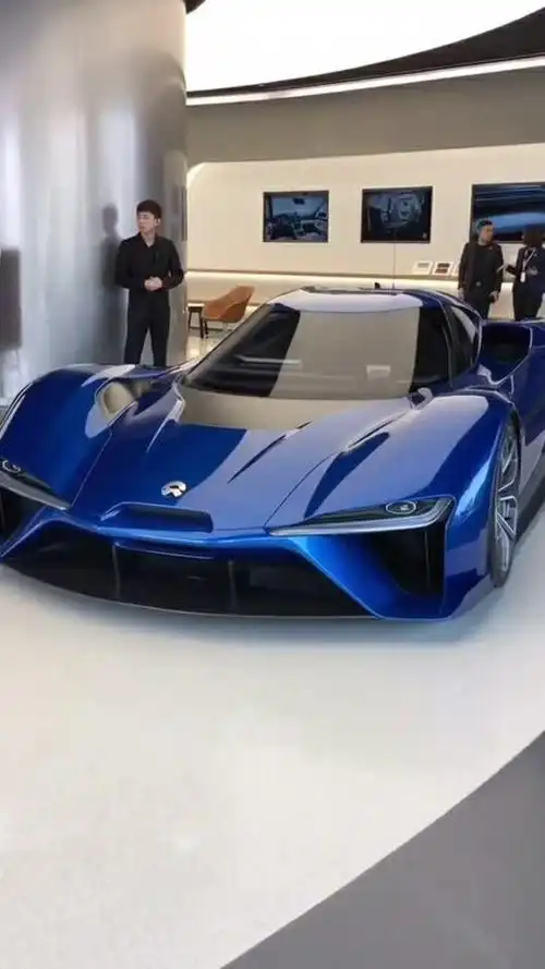 这才是真正的超级跑车,实在是太帅了,颜值非常的高