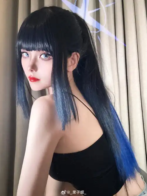 蔚蓝档案超话#蔚蓝档案##锭前纱织#    做了高马尾先试试泳装(其实