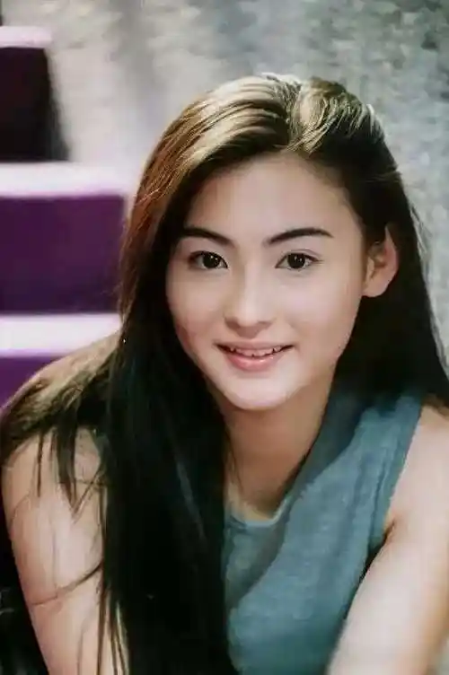 张柏芝多年照片引关注,为何不愿公开,背后原因令人唏嘘