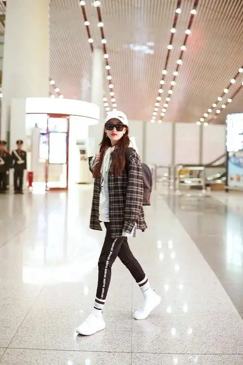 第一次见女明星脚那么大