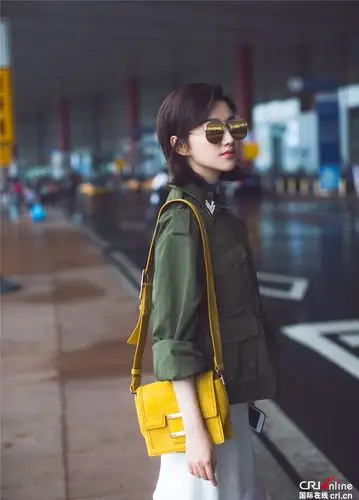 景甜现身机场 帅气随性大玩混搭风_fororder_景甜机场街拍6