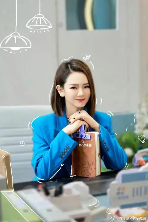 内娱女明星短发造型#短发我觉得最好看的是戚薇哎,就是气质上很不一