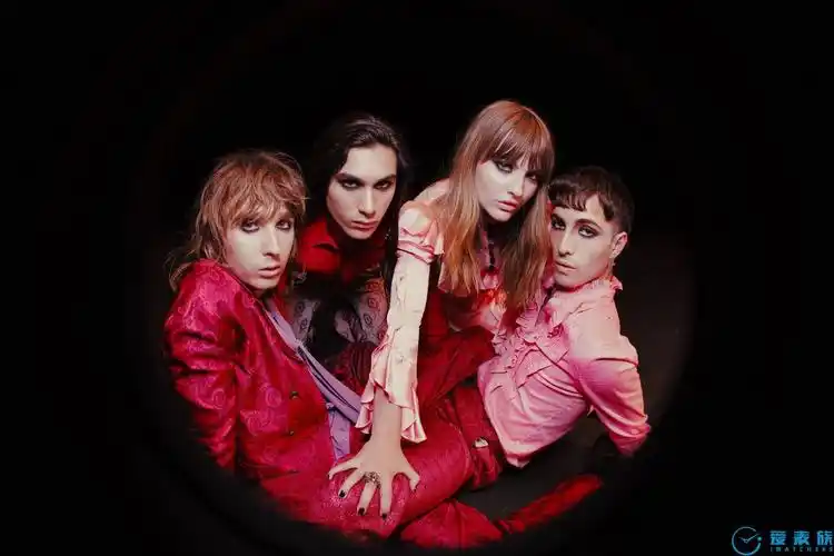 诉说摇滚当代个性        携带不羁姿态与前卫表达的音乐基因,意蠢