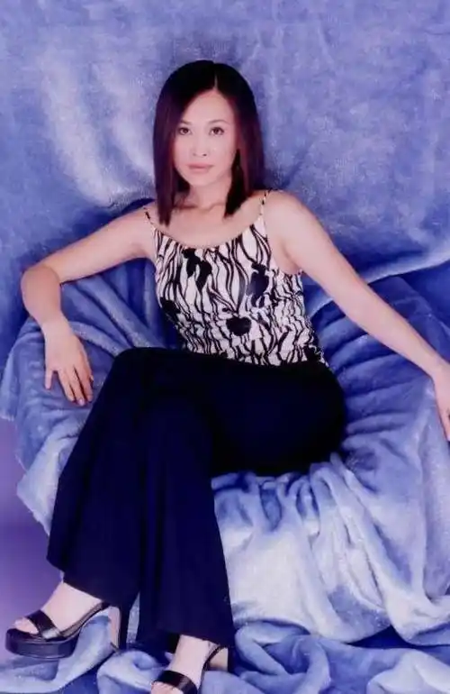 原创和高峰分开后带着儿子嫁给孟桐的那英如今的婚姻过得怎么样