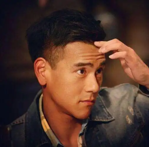 所以《邪不压正》里的屁股,是彭于晏的真屁股吗?