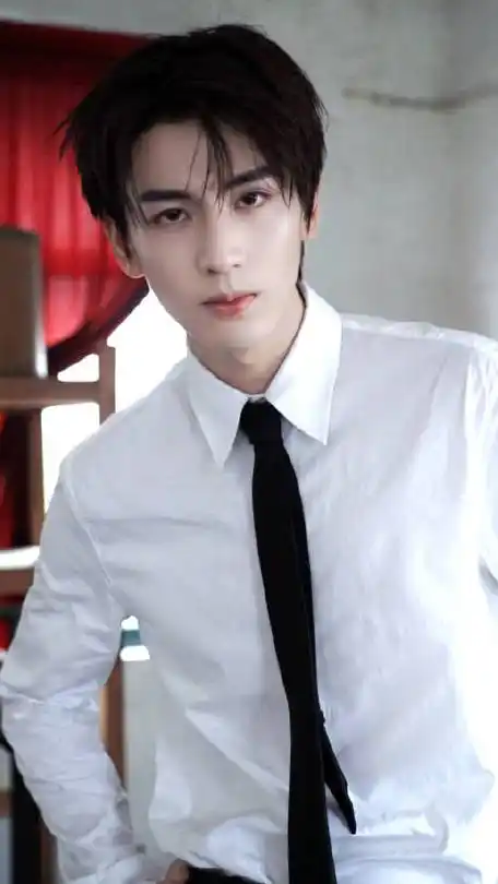 张凌赫白衬衫黑领带##张凌赫眼神苏感
