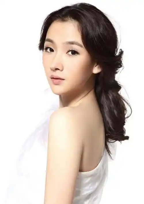 "宠妻狂魔"朱亚文:一家四口其乐融融,只对老婆放电_潘雨桐_温雅