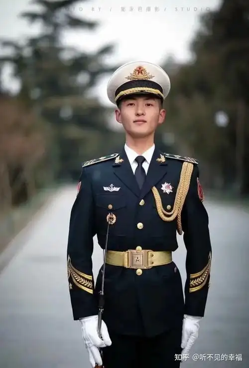 中国军人的笑容都带给你什么样的力量你最喜欢的笑容是什么样子的
