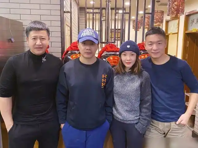 邢佳栋老婆叫什么(演员邢佳栋和妻子照片)