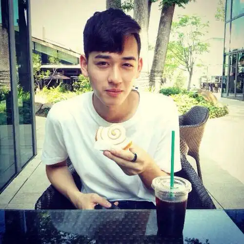 亚洲超级男模哪国强看我大中华男模帅气崛起