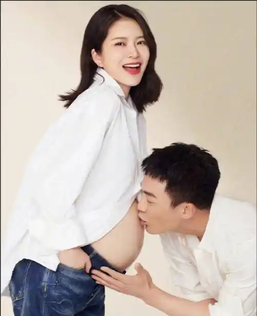 董璇认识杜淳22年了,非常了解他,在董璇的口中,杜淳是一个很爱玩的大