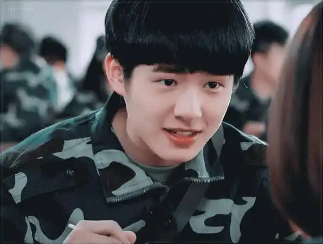 校服刘源永远的少年感之神|刘昊然|余淮_新浪新闻