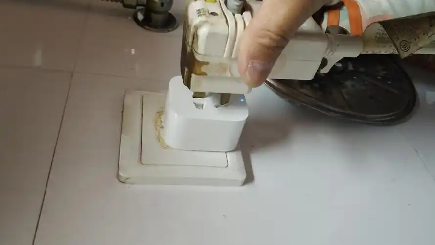 热水器找不到换电池的地方(热水器更换了电池依然打不开)-第3张图片