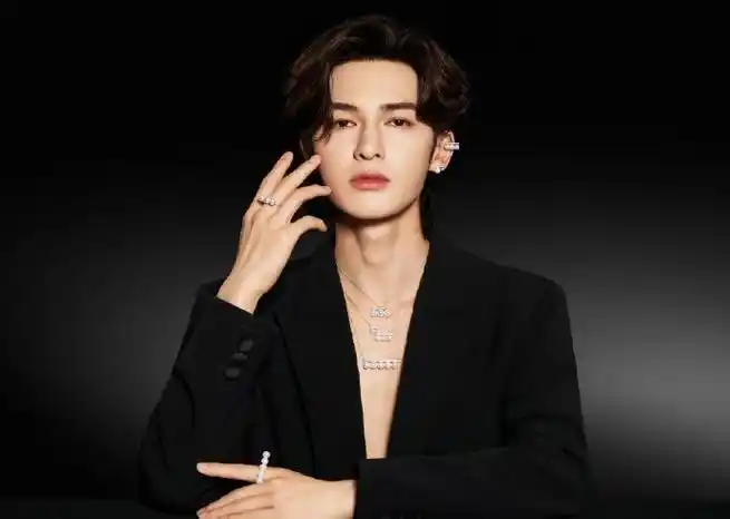 赞多朱正廷黑白珍珠大片