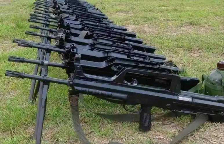 其实就武器装备的换代规律来说,我们完全不需要担心这300万支95步枪的