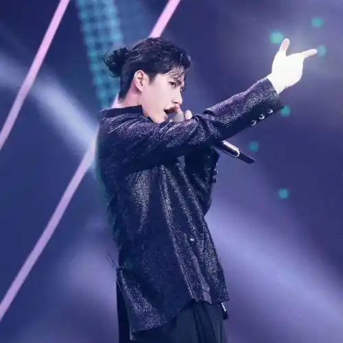 龙拳的图每次都让我惊艳王一博太贵气了