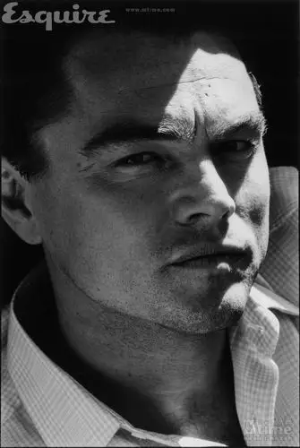 莱昂纳多esquire新写真 黑白型格展成熟魅力(图)
