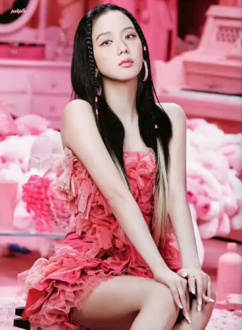 blackpink的芭比造型#02#金智秀#不如看真的这组jisoo粉色芭比造型