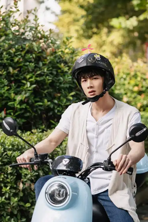 白敬亭八零九零##白敬亭过三爽