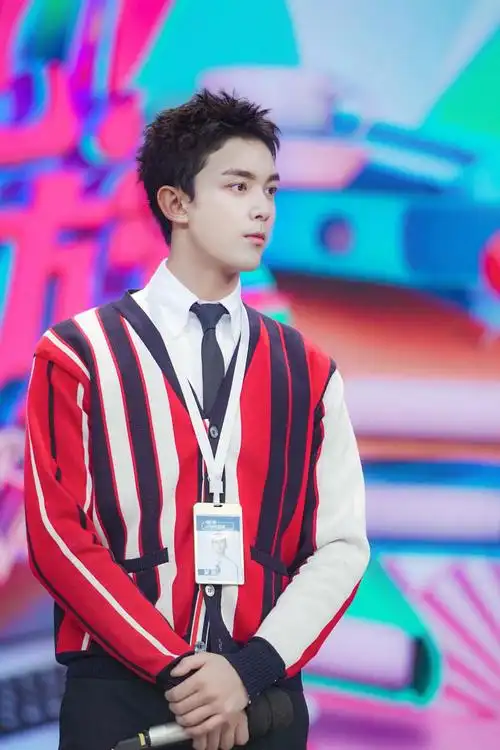 吴磊出演快乐大本营变身职场加班族爆笑解压业务员