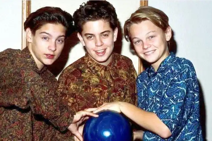 小李子##莱昂纳多#和托比的合照浏览:241收藏:0支持:3上传时间:2020