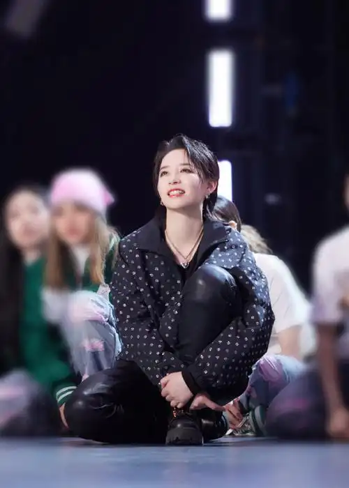 李斯丹妮蝎子摆尾好媚