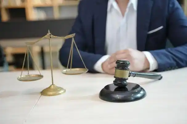 初恋变顶级律师,再次聊天他说:你喜欢我的话,你想要的都会得到