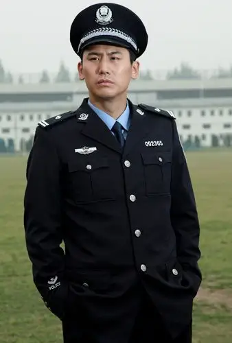 男一号金锐由新锐实力小生于晓光饰演,剧中有40余名演员为该校在校