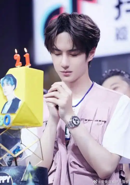 王一博0805生日快乐 69