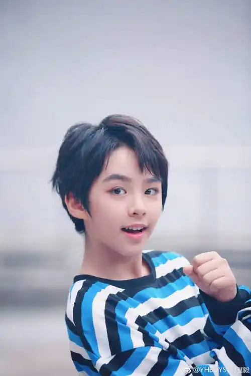 飞熊等你撩#开屏活动→刘冠毅超话学霸主唱刘冠毅,来自乐华少年.