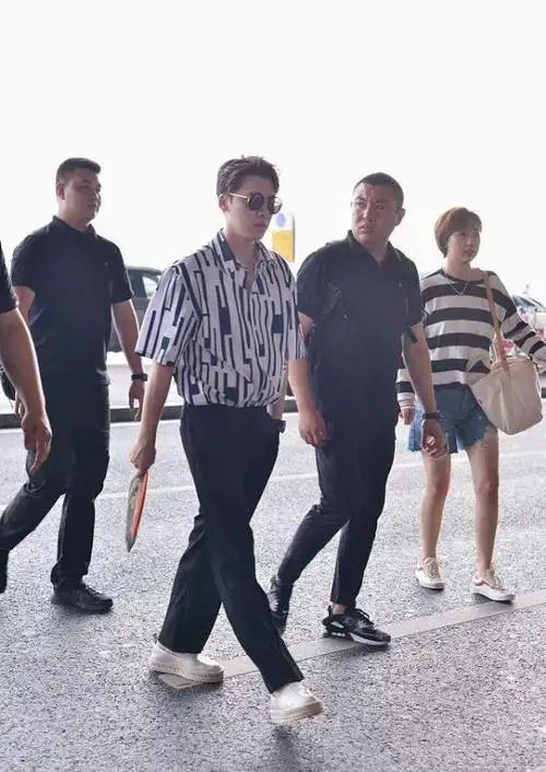 李易峰多高180不像呀李易峰多高真实身高