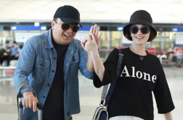 李小冉怀双胞胎,网友纷纷送祝福:要注意身体!