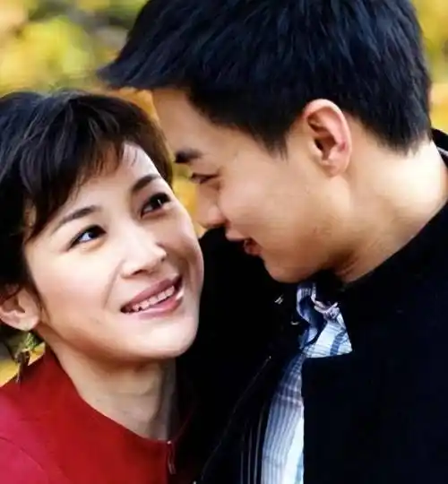 亮剑女神抛弃相爱5年的初恋转身嫁给50亿富豪丈夫却锒铛入狱