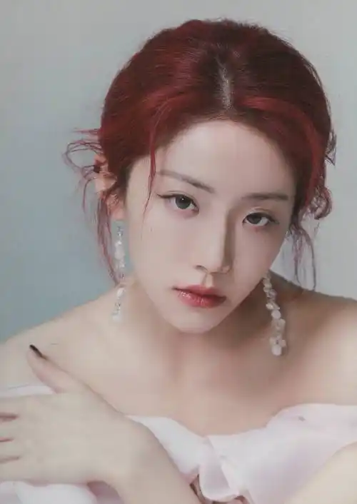 喻言第一本写真集antimatter高清大图访谈合集part5,让喻言一直坚持的