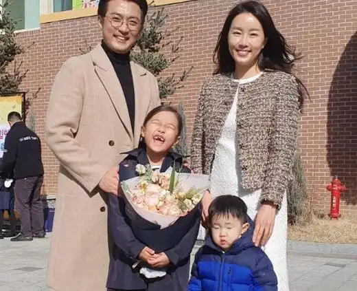 唯一中国不能黑的韩国明星,给汶川捐款千万,为什么如今穷困潦倒