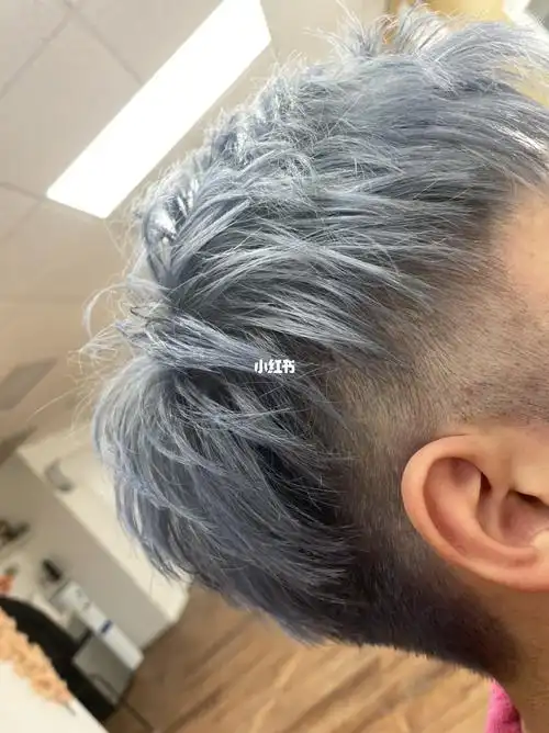 你的tony上线了  #发色  # 男生留长发  #男生穿搭  #头发扁塌必入