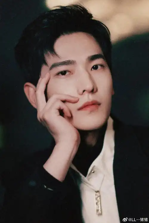 内娱名品鼻#杨洋的鼻子是女娲毕设侧颜男神!