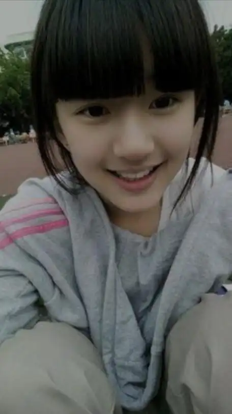 从小美到大的赵露思当年仅凭一张照片就出圈了那时候的她颜值到底有多