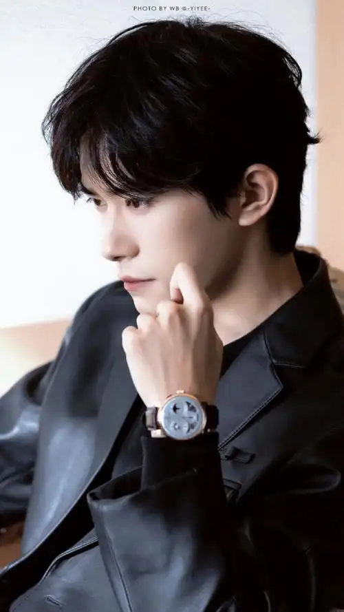 易烊千玺积家全球代言人