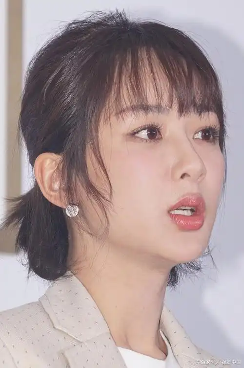 在娱乐圈的世界里 杨紫真可算是涅盘重生