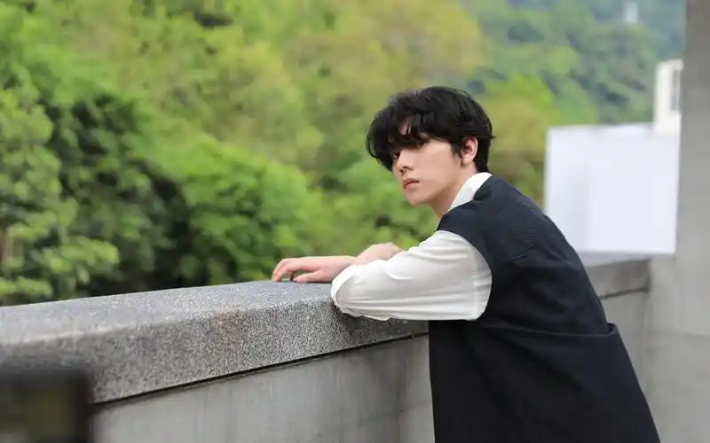 yu 杨宇腾 像漫画走出来的美男子