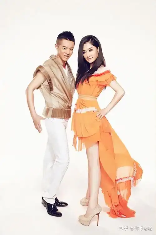 圈里的一些好友,李玉刚,刀郎,徐千雅等纷纷前来为这对新人送上真挚的