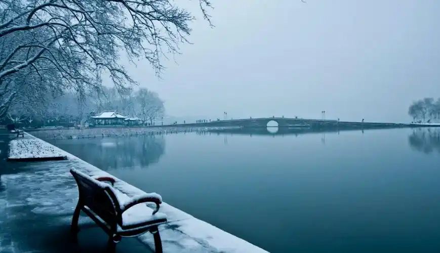 西湖断桥名称由来