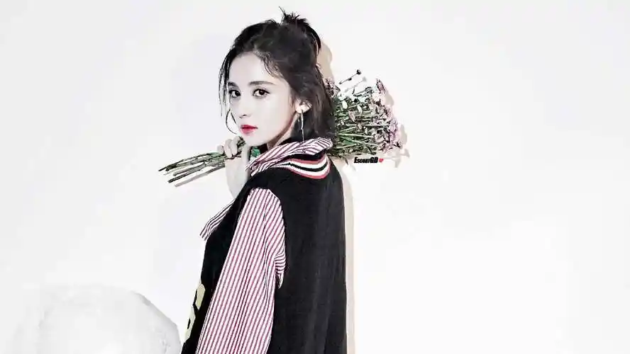 古力娜扎缝纫机乐队电影首映 超级可爱