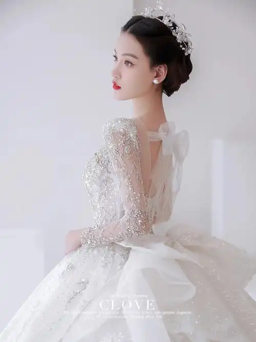 备婚新娘必看的绝美重工高定仙气蝴蝶结婚纱