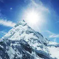 面对大山头像_面朝山峰的头像